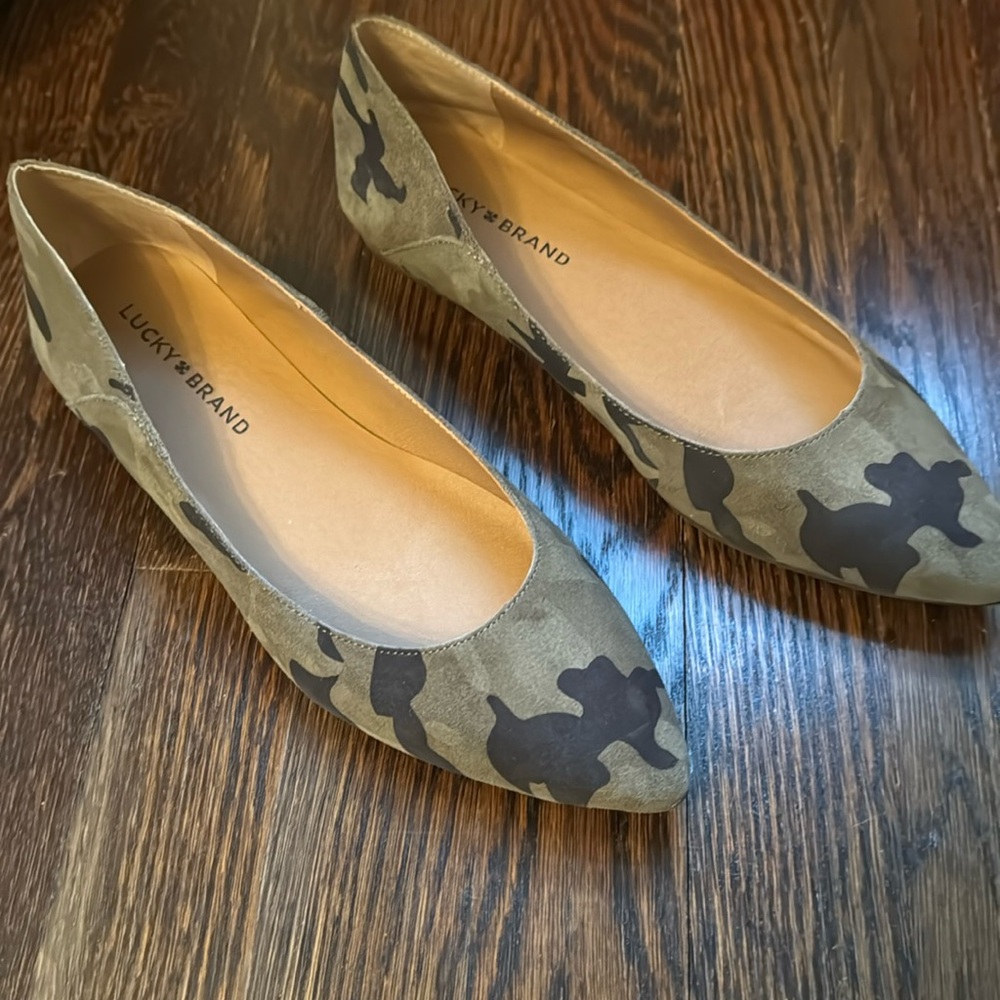 Lucky Brand Printed Camo Suede Flats Sz 7.5 New In Box